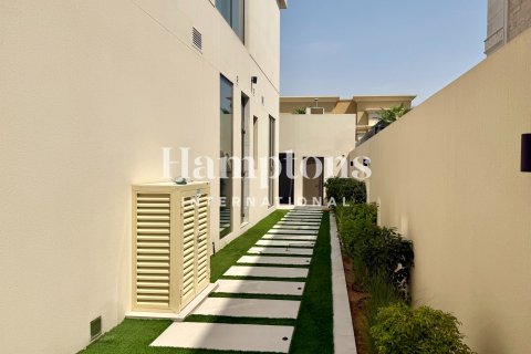 Villa in Al Barsha 1, Al Barsha, Dubai 4 bedrooms, 853.77857000 sq.m. № 123238 - photo 4