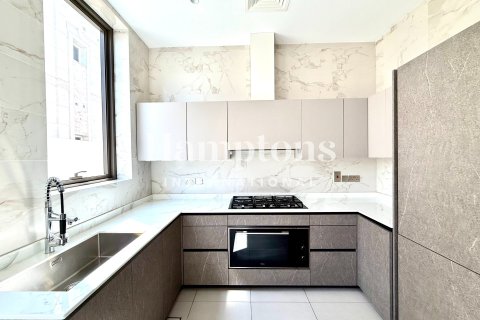 Villa in Al Barsha 1, Al Barsha, Dubai 4 bedrooms, 853.77857000 sq.m. № 123238 - photo 7