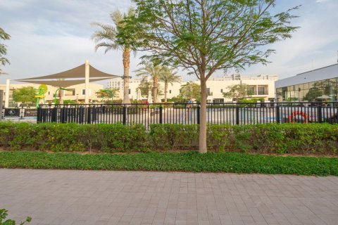 Villa in Town Square, Dubai 3 bedrooms, 211.54013100 sq.m. № 123234 - photo 17