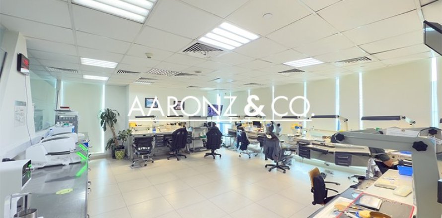 Офис в Джумейра Лейк Тауэрс, Дубай, 80м², № 84431