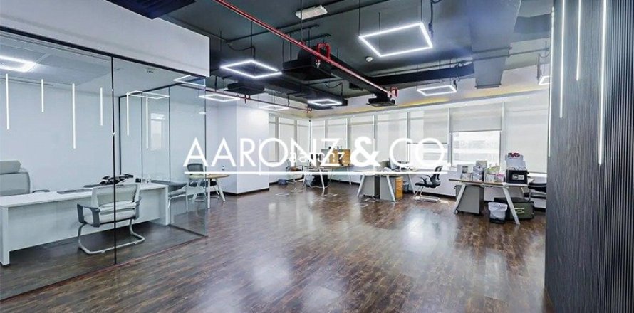 Bureau à Jumeirah Lake Towers, Dubai, 118 m², № 84430
