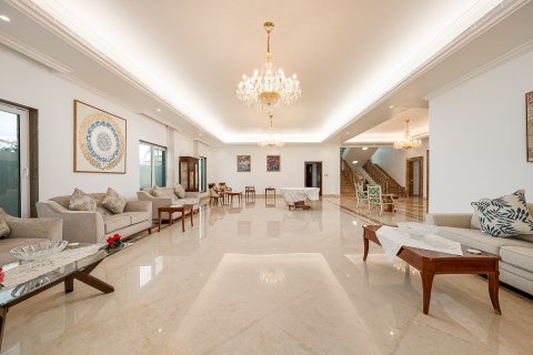 Villa in Al Khawaneej, Dubai 7 bedrooms, 1034.66 sq.m. № 136481 - photo 2