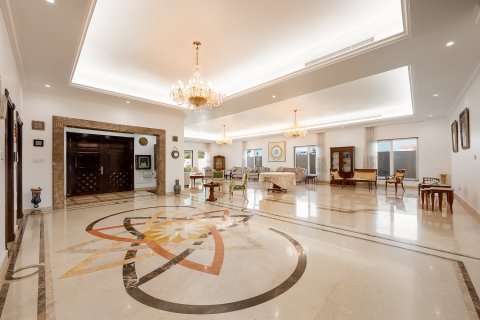 Villa in Al Khawaneej, Dubai 7 bedrooms, 1034.66 sq.m. № 136481 - photo 5