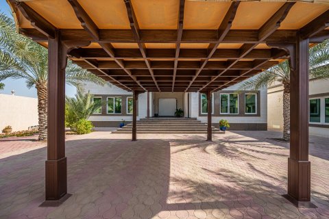 Villa in Al Khawaneej, Dubai 7 bedrooms, 1034.66 sq.m. № 136481 - photo 22