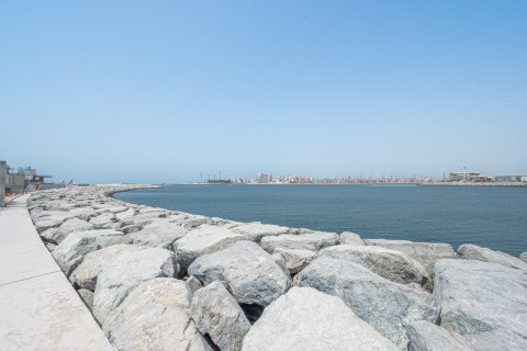 Land in Jumeirah, Dubai 1978.83 sq.m. № 136479 - photo 7
