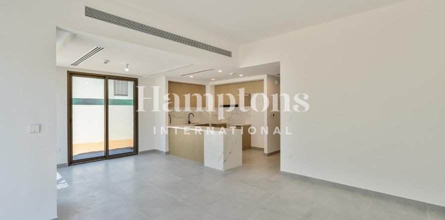 Townhouse in Dubai Land, Dubai 4 bedrooms, 216.464 sq.m. № 16712