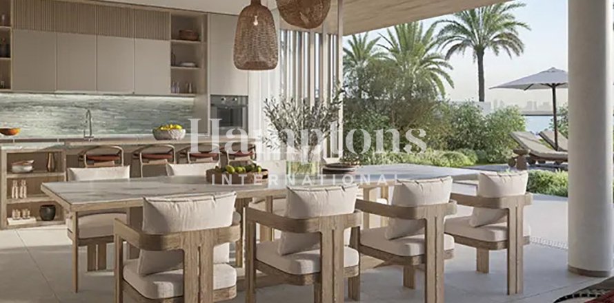 Villa in Deira, Dubai 4 bedrooms, 676.984 sq.m. № 16701