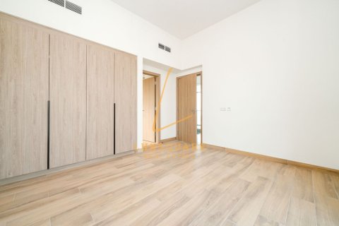 Снять в аренду виллу в Murooj Al Furjan, Al Furjan, Дубай: 4 спальни, 570м², № 115033 - фото 17