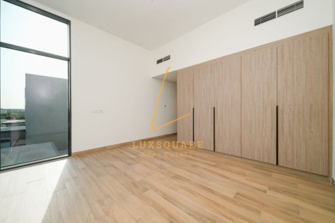 Снять в аренду виллу в Murooj Al Furjan, Al Furjan, Дубай: 4 спальни, 570м², № 115033 - фото 25