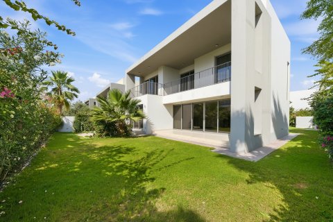 Вилла в Дубай Хилс Эстейт, Дубай, 5 спален, 577.39м², № 136487