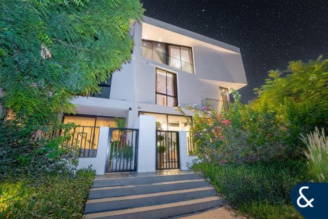 Снять в аренду виллу в Аль-Барари, Дубай: 4 спальни, 669м², № 76653 - фото 14