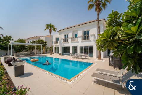 Купить виллу в Victory Heights, Dubai Sports City, Дубай: 5 спален, 565м², № 75565 - фото 1