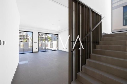 Villa in Dubai 4 bedrooms, 422.97 sq.m. № 52594 - photo 14