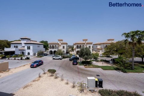 Villa en The Villa, Dubai, 5 dormitorios, 1002 m², № 57961 - foto 1