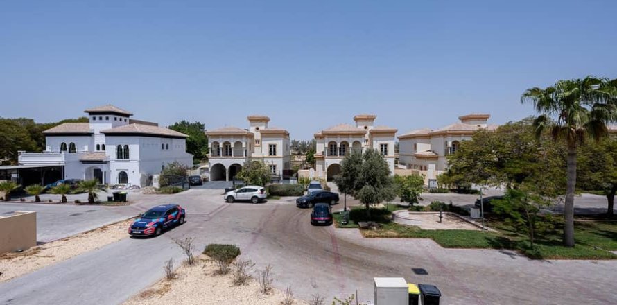 Villa en The Villa, Dubai, 5 dormitorios, 1002 m², № 57961