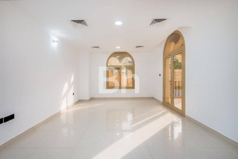Villa en Falcon City of Wonders, Dubai, 4 dormitorios, 540 m², № 57964 - foto 13