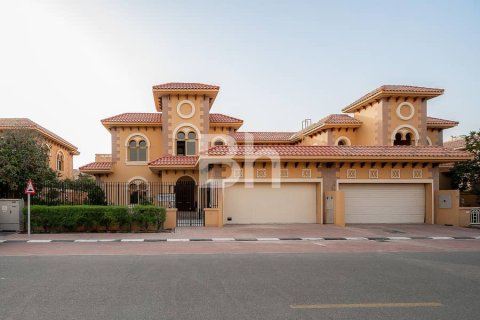 Villa en Falcon City of Wonders, Dubai, 4 dormitorios, 540 m², № 57964 - foto 24