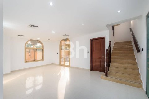 Villa en Falcon City of Wonders, Dubai, 4 dormitorios, 540 m², № 57964 - foto 4