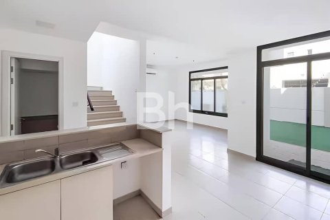Townhouse in Town Square, Dubai 3 bedrooms, 188 sq.m. № 57703 - photo 1