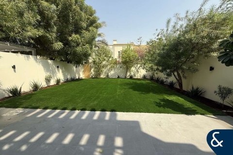 Снять в аренду виллу в The Springs, Дубай: 3 спальни, 228м², № 76109 - фото 24