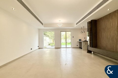 Снять в аренду виллу в The Springs, Дубай: 3 спальни, 228м², № 76109 - фото 8