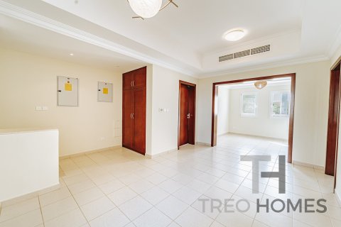 Villa à Meadows, Dubai, 4 chambres, 332 m², № 13501 - photo 11