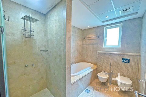 Villa en Legacy, Jumeirah Park, Dubai, 4 dormitorios, 403 m², № 13499 - foto 12