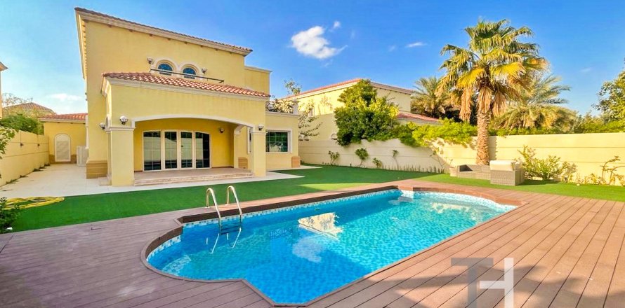 Villa en Legacy, Jumeirah Park, Dubai, 4 dormitorios, 403 m², № 13499