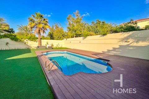 Villa en Legacy, Jumeirah Park, Dubai, 4 dormitorios, 403 m², № 13499 - foto 16