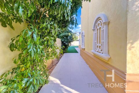 Villa en Legacy, Jumeirah Park, Dubai, 4 dormitorios, 403 m², № 13499 - foto 3