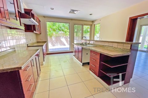 Снять в аренду виллу в Арабиан Ранчес, Дубай: 5 спален, 790м², № 13502 - фото 12