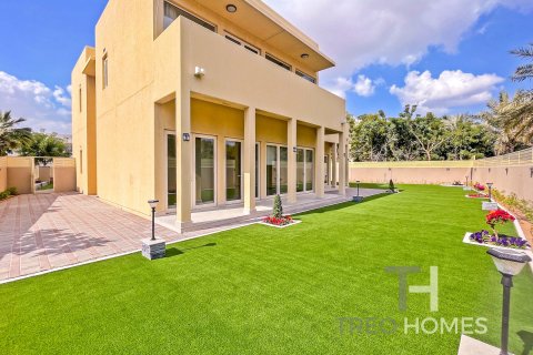 Снять в аренду виллу в Арабиан Ранчес, Дубай: 5 спален, 790м², № 13502 - фото 4
