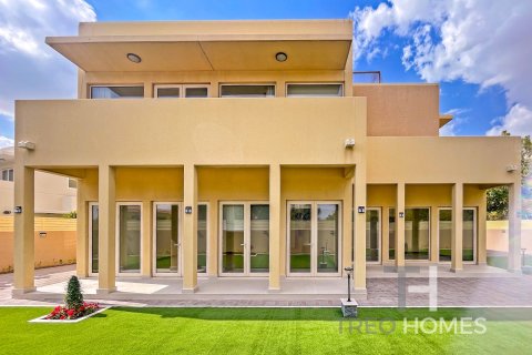 Снять в аренду виллу в Арабиан Ранчес, Дубай: 5 спален, 790м², № 13502 - фото 3