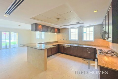 Villa in Legacy, Jumeirah Park, Dubai 4 bedrooms, 403 sq.m. № 13494 - photo 7