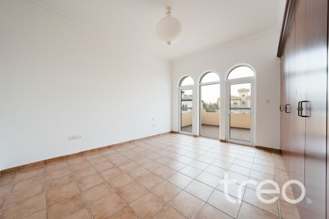Villa à The Villa, Dubai, 5 chambres, 93.09 m², № 123608 - photo 7
