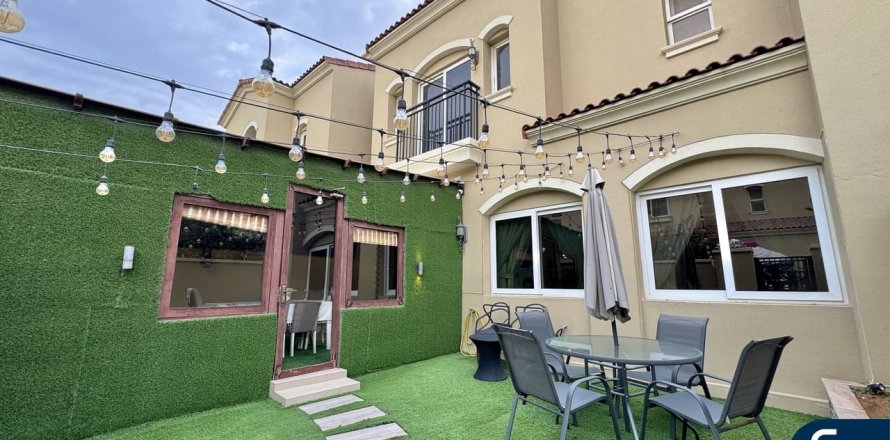 Таунхаус в Dubai Land, Дубай, 3 спальни, 186м², № 98337