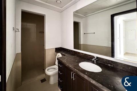 Купить таунхаус в Dubai Land, Дубай: 3 спальни, 186м², № 98337 - фото 16