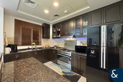 Купить таунхаус в Dubai Land, Дубай: 3 спальни, 186м², № 98337 - фото 5