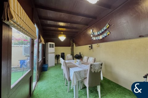 Купить таунхаус в Dubai Land, Дубай: 3 спальни, 186м², № 98337 - фото 6