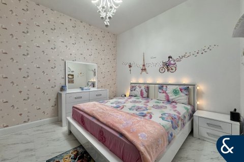 Купить таунхаус в Dubai Land, Дубай: 3 спальни, 186м², № 98337 - фото 15