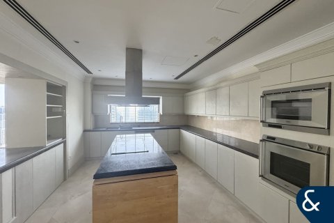 Снять в аренду пентхаус в Sadaf 2, Джумейра Бич Резиденс, Дубай: 4 спальни, 586м², № 91395 - фото 10