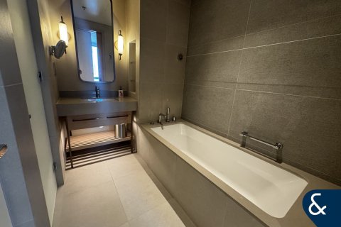 Apartment in Downtown Dubai (Downtown Burj Dubai), Dubai 3 bedrooms, 132 sq.m. № 98770 - photo 17