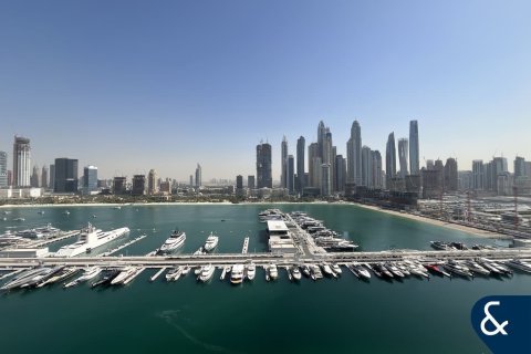 Apartment in EMAAR Beachfront, Dubai Harbour, Dubai 2 bedrooms, 116 sq.m. № 98771