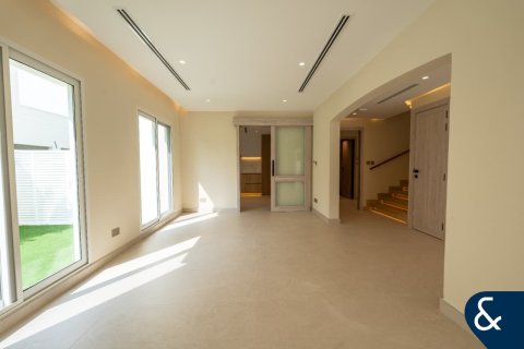 Villa in Meadows, Dubai 4 bedrooms, 320 sq.m. № 98772 - photo 6