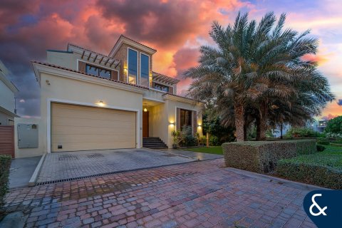 Villa in Jumeirah Golf Estates, Dubai 5 bedrooms, 725 sq.m. № 98763 - photo 8