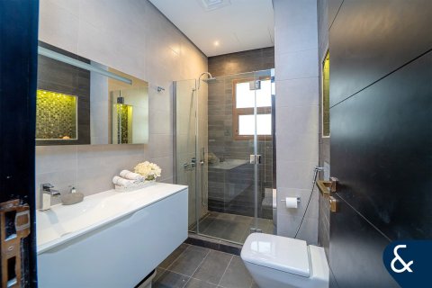 Villa in Jumeirah Golf Estates, Dubai 5 bedrooms, 725 sq.m. № 98763 - photo 23