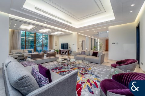 Villa in Jumeirah Golf Estates, Dubai 5 bedrooms, 725 sq.m. № 98763 - photo 12