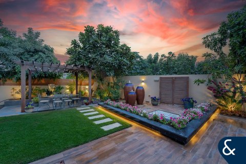 Villa in Jumeirah Golf Estates, Dubai 5 bedrooms, 725 sq.m. № 98763 - photo 6