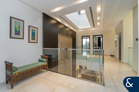 Villa in Jumeirah Golf Estates, Dubai 5 bedrooms, 725 sq.m. № 98763 - photo 17