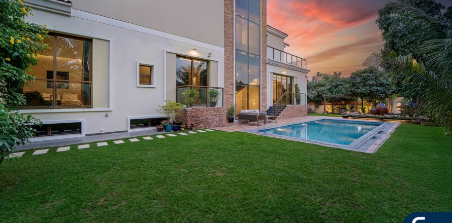 Villa in Jumeirah Golf Estates, Dubai 5 bedrooms, 725 sq.m. № 98763